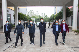 澧縣縣委副書記、縣長王啟武深入湖南萌恒調(diào)研