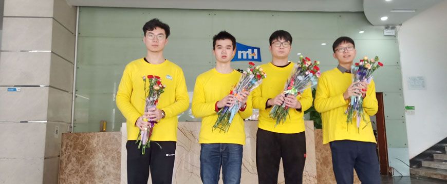 “三八婦女節”，萌恒為女同胞送鮮花表祝福