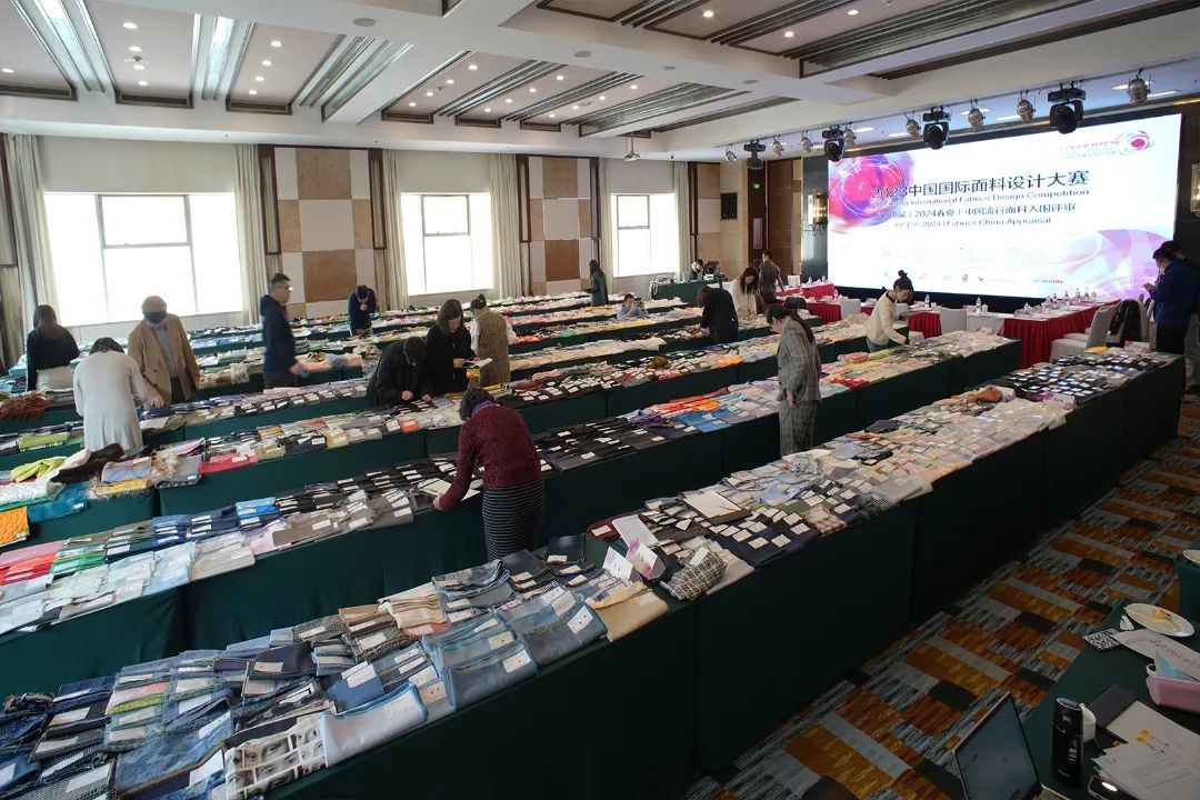 萌恒抽紗研發設計“浮世浪漫”面料喜獲第49屆中國流行面料優秀獎